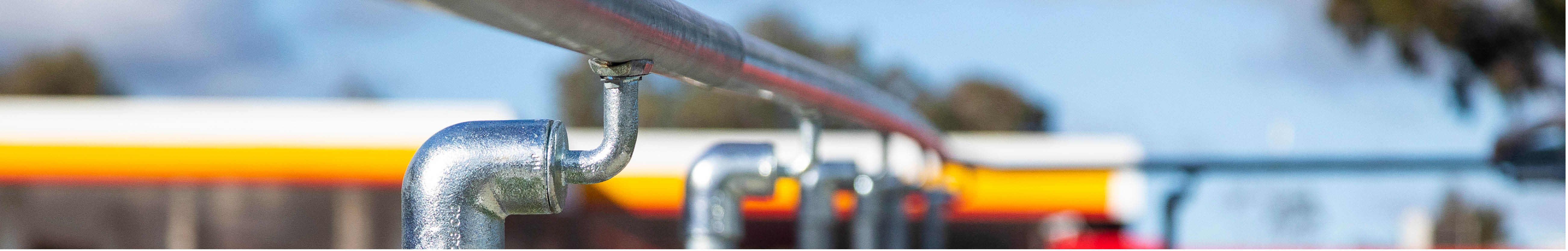 image-handrail-train-station